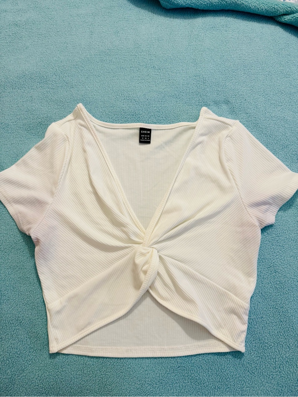 SHEIN White Ribbed Twist-Front Crop Top
